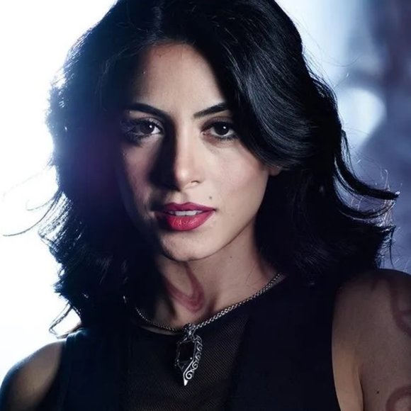 Bioworld Mortal Instruments Authentic RepIica Necklace ASO Isabelle Lightwood - Picture 9 of 13